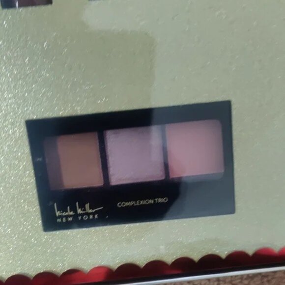 Nicole Miller Silver and Gold Complete Cosmetic Set - Picture 6 of 8